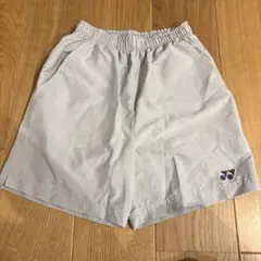 YONEX ライトグレー ハーフパンツ