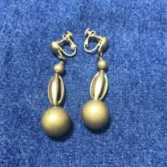 イヤリングくすんだゴールド系コスチュームジュエリーレトロ大ぶりゴージャス