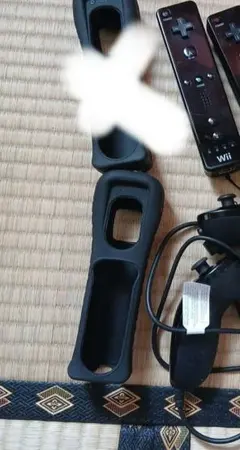 【お得】wiiリモコン1本、ヌンチャク本,ジャケット1つ