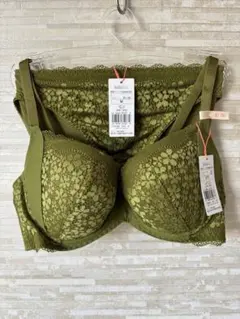 E70&M」トリンプ きゅっと寄せブラ デイジーレース ブラ＆ショーツ