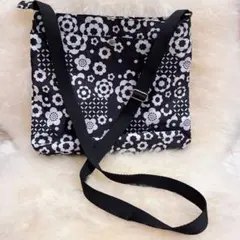 PRIVATE LABEL プライベートレーベル　ショルダーパック 花柄ブラック