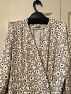 美品　花柄　カシュクールワンピース