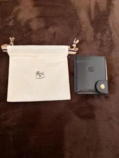 IL BISONTE 二つ折り財布 ブラック 保存袋付き