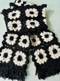 フラワーマフラー 黒白