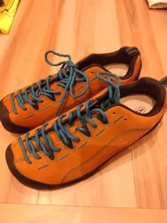 トレッキングシューズ スニーカー