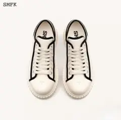 新品未使用　SMFK ホワイト スニーカー