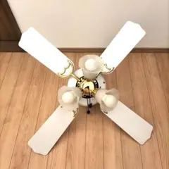 ホワイト シーリングファンライト 4枚羽根 3灯付き