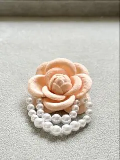 ラスト1点　カメリア　パールブローチ サーモンピンク 人気 フラワー コサージュ