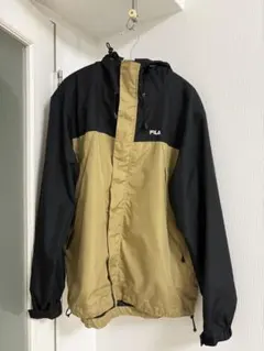 本日限定価格　FILA フード付きナイロンジャケット 黒/ベージュ