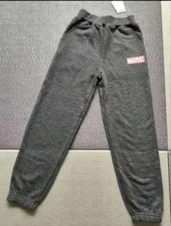 新品 MARVEL グレー スウェットパンツ 130140cm