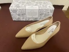 TEMPERATE ポインテッドトゥ パンプス ベージュのサムネイル