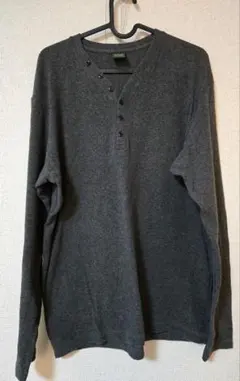 UNIQLO長袖ヘンリーネックTシャツ