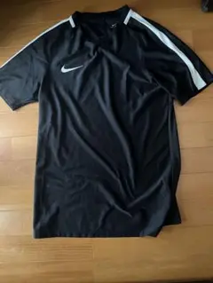 Nike ブラックショートスリーブシャツ