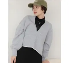 titivate 深Ｖネックスウェットプルオーバー