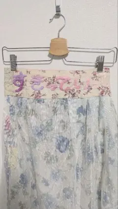 美品 sina suien すきっていって スカート 刺繍 シナスイエン