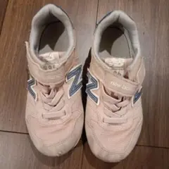 New Balance 18㌢ピンク スニーカー マジックテープ