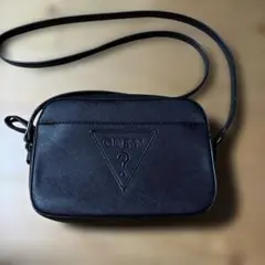GUESS ショルダーバッグ ブラックのサムネイル