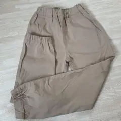 ベージュ ロングパンツ サイドポケット付き