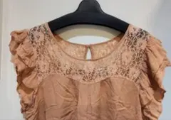 FOREVER21 フリル袖 デコルテレース カットソーのサムネイル