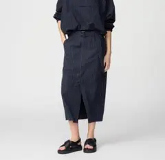 UNIQLO：C ベルテッドナロースカート