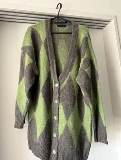 グレーとグリーンのダイヤモンド柄カーディガン