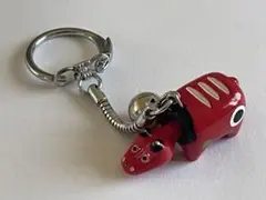 赤い牛のキーホルダー 鈴付き ”赤べこ” (^^;