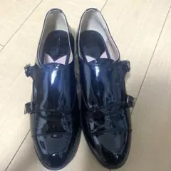 Marie femme 黒 ストラップ付きパンプス