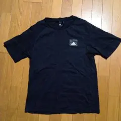 adidas ブラック Tシャツ