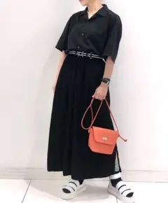 新品 UNIQLO シャイ二ーギャザー ロングスカート フレアスカート