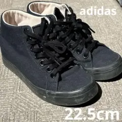 アディダス　インヒールスニーカー