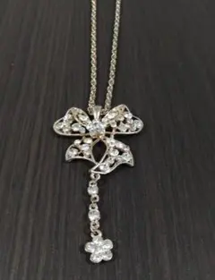 リボンモチーフ ネックレス クリスタル装飾 USED