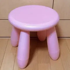 IKEA 子ども用イス　マンムット　ピンク