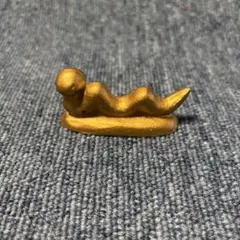 ゴールド人型フィギュア