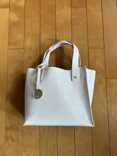 FURLA トートバッグ ホワイトのサムネイル