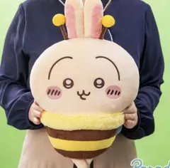 ちいかわ　ハチさんBIGぬいぐるみ　うさぎ