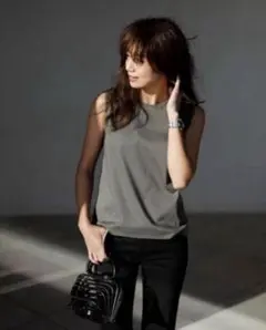 FORME SLEEVELESS ノースリーブ　タンクトップ