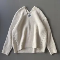 【美品】ビューティ&ユース ハミルトンウール100％　畦編みVネックニット