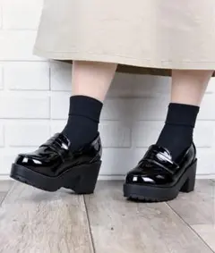 ブラック 厚底ローファー