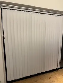バーチカルブラインド　180 ホワイト