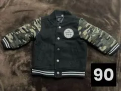 ミリタリー柄のブルゾン