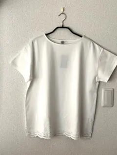 【新品タグ付】J.PRESS カットソー　Tシャツ　40サイズ　白　刺繍入りのサムネイル