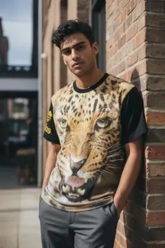 adidas Tシャツ　Mサイズ