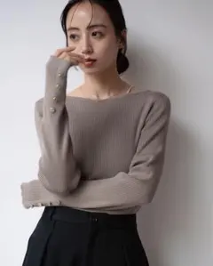 プレミアムライン INGNI SOELA ボートネック袖金ボタンニット