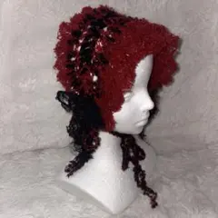 ハンドメイド　ニット　ハーフボンネット風ヘッドドレス(赤×黒)✩‧₊