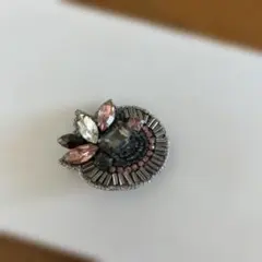 ローズバッドで購入　花モチーフ ブローチ