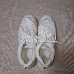 体育館シューズ
