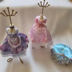 ディズニー アクセサリースタンド 2点とティアラ型リングピロー1点