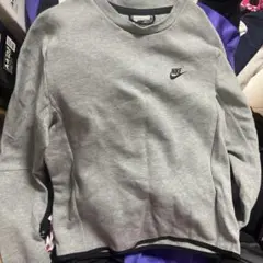 Nike グレー クルーネック トレーナー