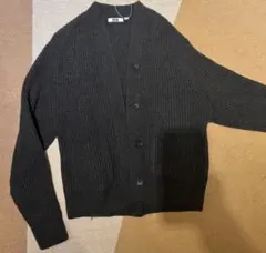ユニクロ　ダークグレー Mサイズ リブ編みカーディガン
