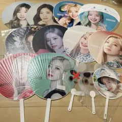 ダヒョン　うちわ　まとめ売り　24枚　DAHYUN 2025年最新】ダヒョン うちわの人気アイテム - メルカリ